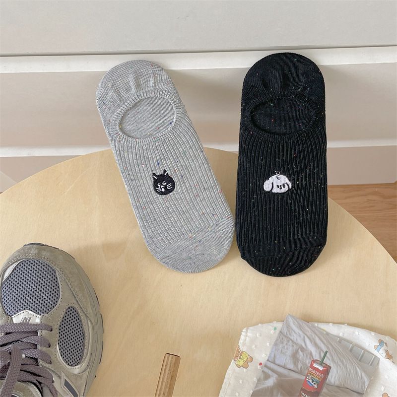 Chaussettes invisibles brodées chat mignon pour femmes et hommes - Chaussettes basses invisibles en coton respirant avec adhérence antidérapante pour un usage quotidien_voghion.com