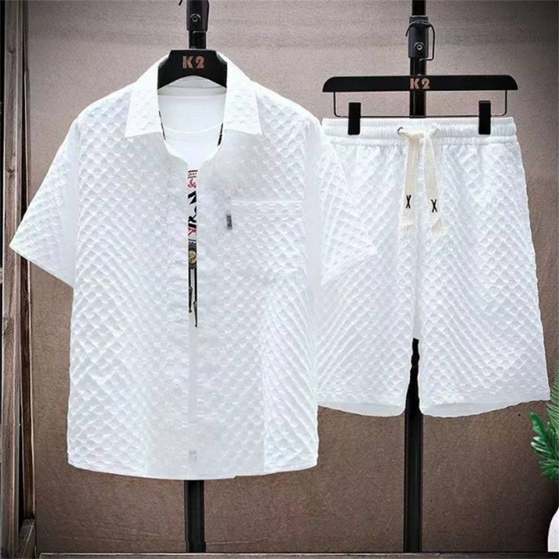 Vêtements pour hommes 2024 Nouvel été Costume de soie glacée Chemise à manches courtes et short à la mode pour hommes Ensemble gaufré Mince Sport Costume deux pièces décontracté_voghion.com