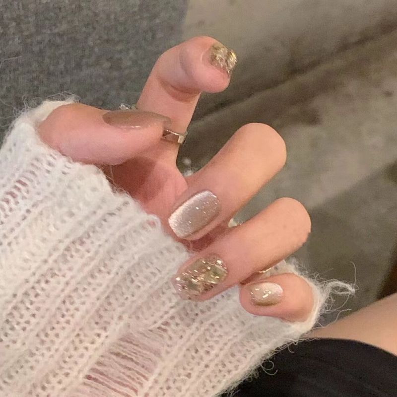 30 Nagellackstücke, funkelnder Champagner-Diamant, der weißes Temperament zur Schau stellt, handgefertigte Aufkleber mit Katzenaugenmotiv,_voghion.com