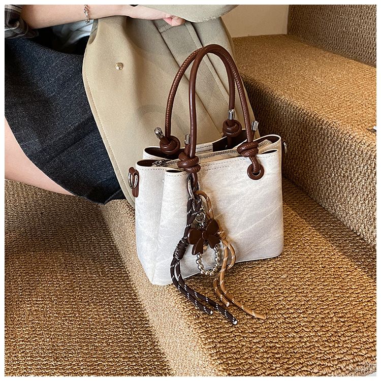 Borsa a mano di alta gamma per donna 2025 Nuova borsa a tracolla autunnale semplice, versatile ed elegante_voghion.com
