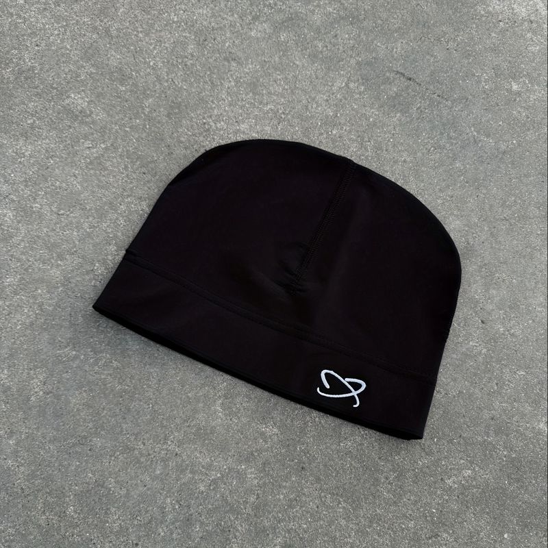 Czapka beanie z haftowanym gotyckim napisem – unisexowa czapka w stylu retro w stylu amerykańskim z cyfrowym nadrukiem – lekka i stylowa na każdą porę roku_voghion.com