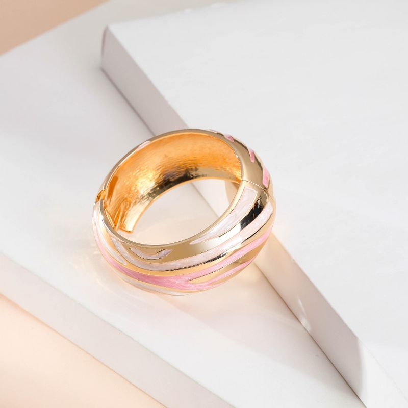 Hot Fashion Retro Gold W Elegant Ladies Drop Oil Patchwork Hand Accessories Bracelet_voghion.com