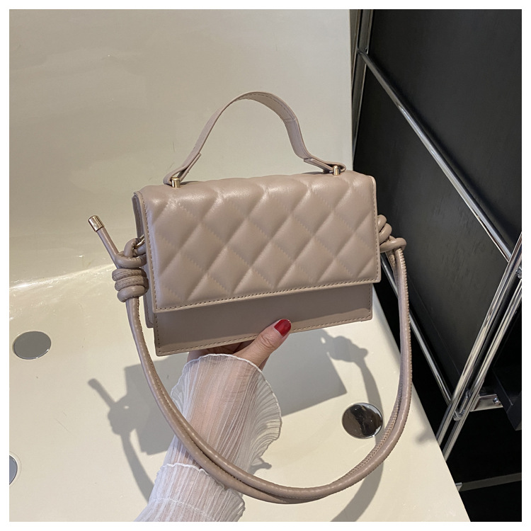 2023 new fashion simple small fragrant wind women's bag net red niche women's bag rhombus single shoulder diagonal bag design sense_voghion.com