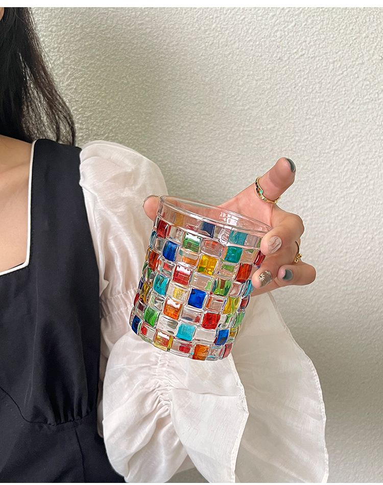 Tazza da whisky in vetro con design a nicchia, dipinta a mano con vernice lucida arcobaleno iridescente_voghion.com