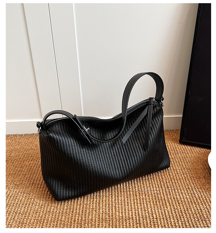 Retro Handheld Kleine Tas voor Vrouwen 2024 Nieuwe Lente Mode Eenvoudige en Veelzijdige Kleine Vierkante Tas met Hoge Kwaliteit Textuur, Unieke Casual Schoudertas_voghion.com