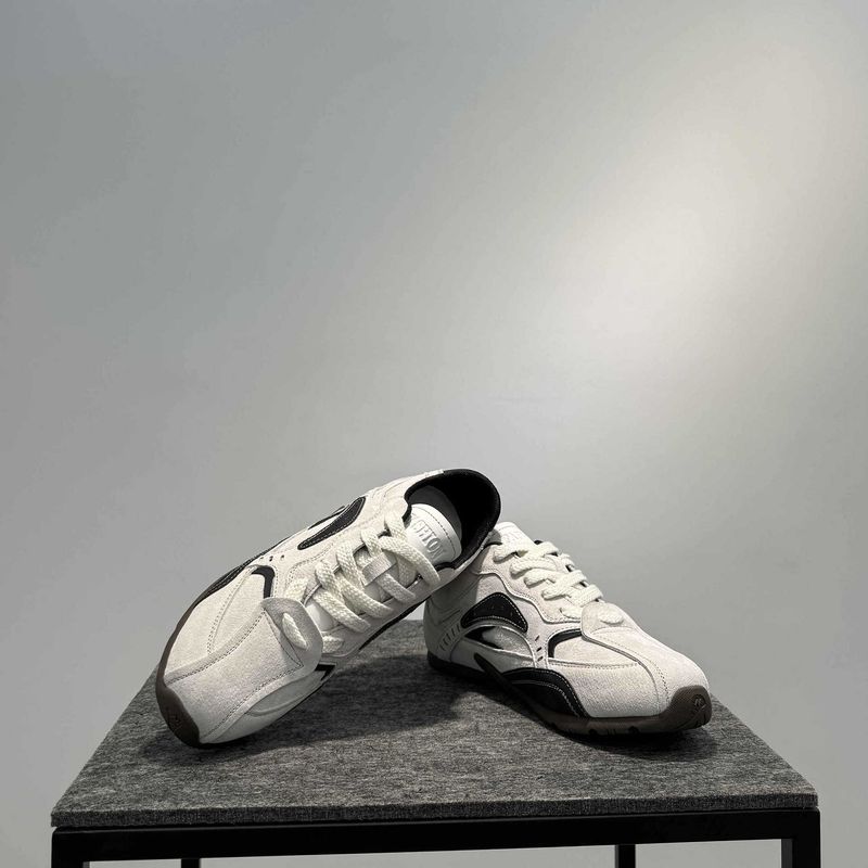 Herrenschuhe im neuen Sommerstil 2025 ohne Absatz, lässig, ein Fuß, halbe Stütze, vielseitige, trendige Canvas-Schuhe_voghion.com