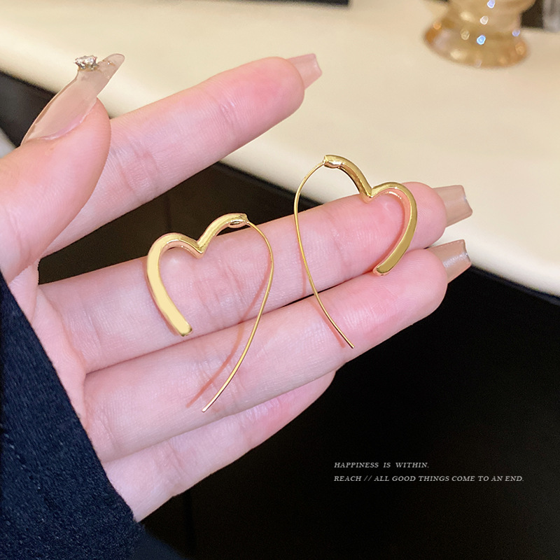 Orecchini a bottone minimalisti in stile INS a forma di cuore per donna, 2023, nuovi, eleganti e versatili, con design di nicchia._voghion.com