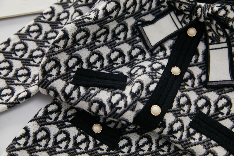 Girls' Sweater 2022 Autumn/Winter Small Fragrant Wind Children's Knitted Cardigan+Half Skirt Two Piece Set_voghion.com