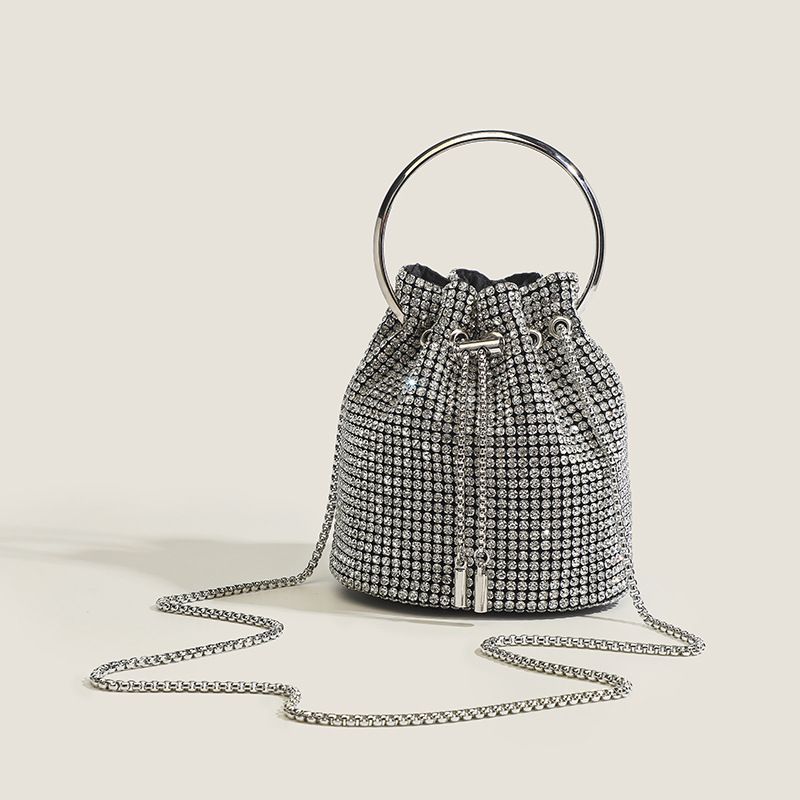 Borsa a tracolla con nappa e catena retrattile, nuova borsa a secchiello da donna del 2025_voghion.com