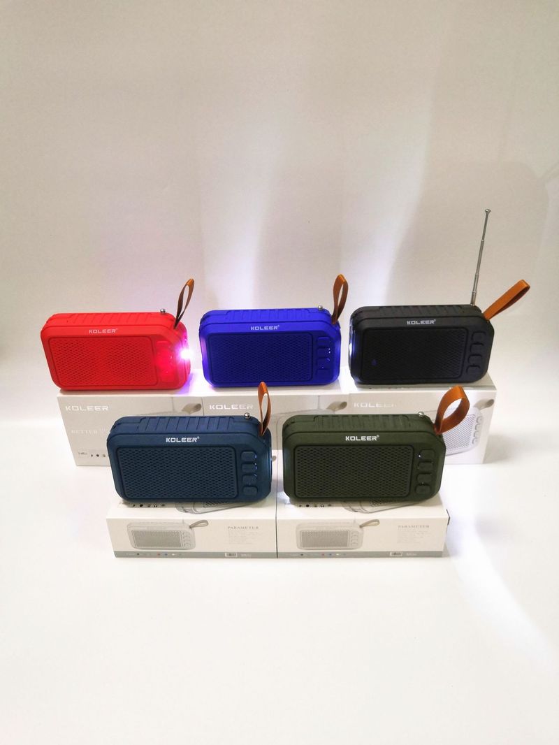 Nauja S26 belaidė „Bluetooth“ kolonėlė, lauko LED žibintuvėlis, įjungiamas žemųjų dažnių garsiakalbis, radijas, mažas mobilusis telefonas_voghion.com