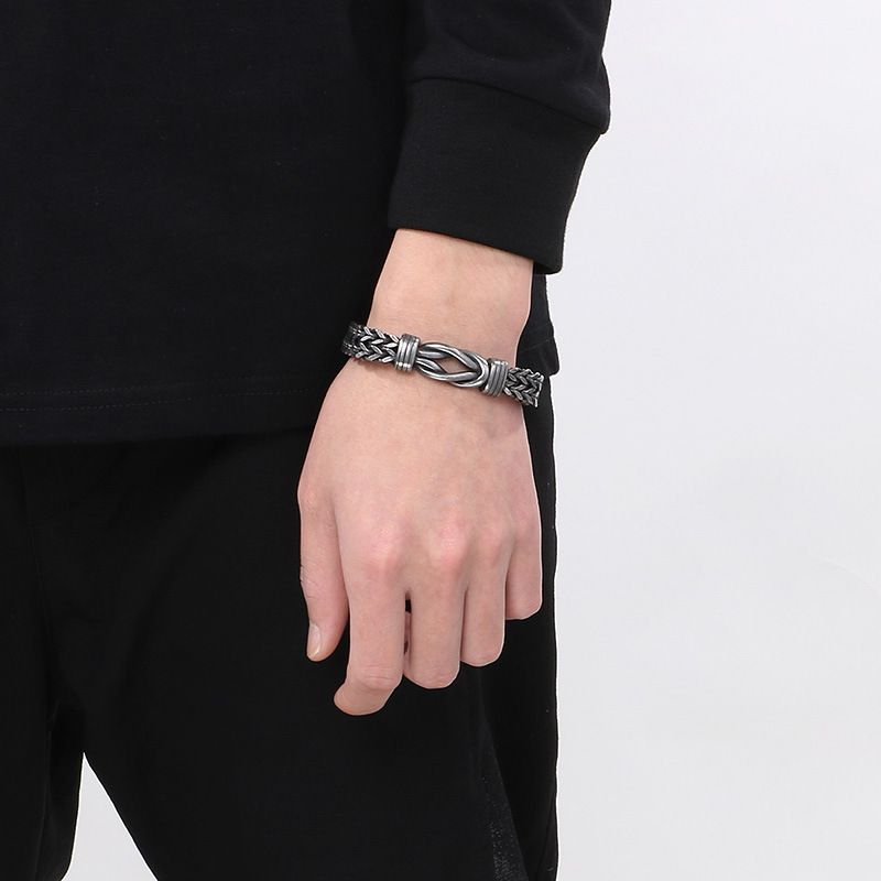 Bracciale da uomo in acciaio al titanio intrecciato con corda - Catena geometrica hipster per stile casual e streetwear - Regalo di gioielli di moda unisex per viaggi_voghion.com