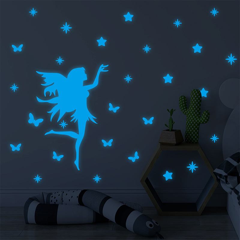 Schlafzimmerdekoration mit leuchtenden Wandaufklebern, fluoreszierenden Sternenhimmelaufklebern, feenhaft leuchtenden Sternschmetterlingsaufklebern und Nachttischaufklebern_voghion.com