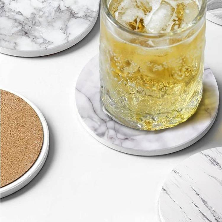 Sottobicchieri in ceramica di alta qualità con effetto marmo bianco - Set da 6/8 pezzi con supporto in metallo | Sottobicchieri assorbenti ed ecologici per la casa e l'ufficio_voghion.com