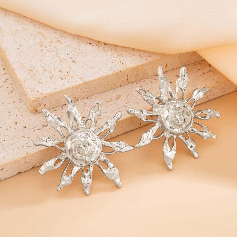 Orecchini pendenti con perle e girasole plissettati, linea di moda Ins, clip per orecchini a clip_voghion.com