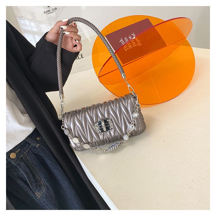 Fashionable and versatile niche chain bag one shoulder pleated diamond small fragrance style net celebrity ladies small bag ins shoulder bag_voghion.com