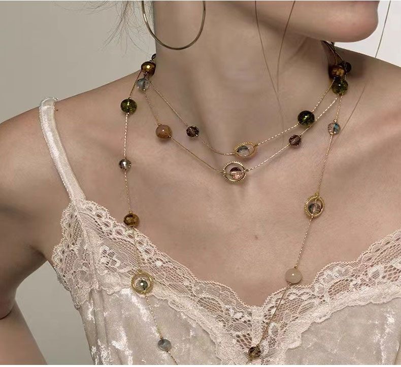Collier carillon éolien nocturne à trois couches avec pompon, chaîne empilée, collier de perles à boule française de tempérament rétro pour femme_voghion.com