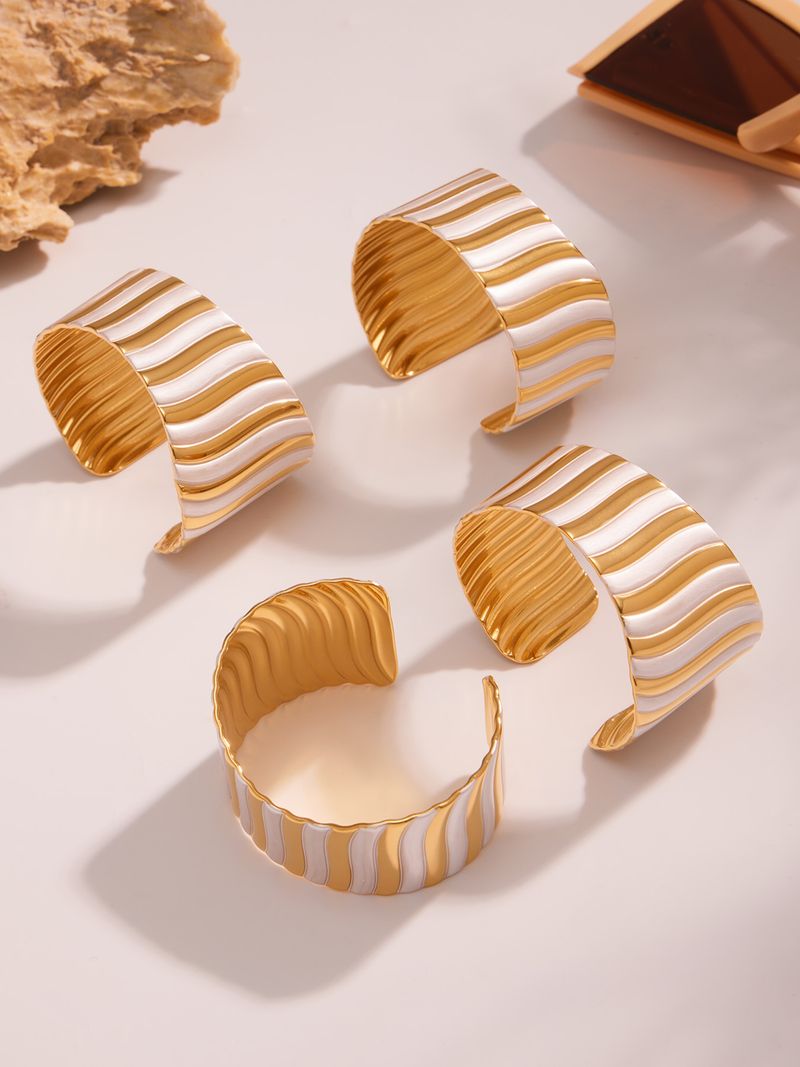 Square Sugar Geometric Opening Wide Silver Interlayer Dual Color Bracelet, Niche Striped Stainless Steel Minimalist Bracelet_voghion.com