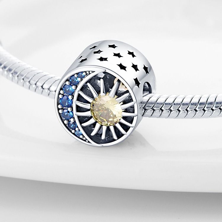 Damenschmuck Beliebter eingelegter Zirkon Stern- und Mondserie Mond Sonne Runder Perlenanhänger Modeschmuck_voghion.com