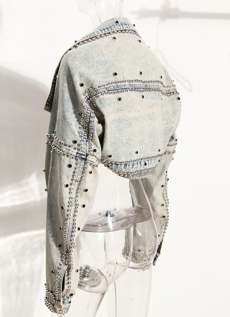 Giacca corta in denim stile scialle a vita alta vintage lavata con rivetti intarsiati a diamante, modello Niche 2025_voghion.com