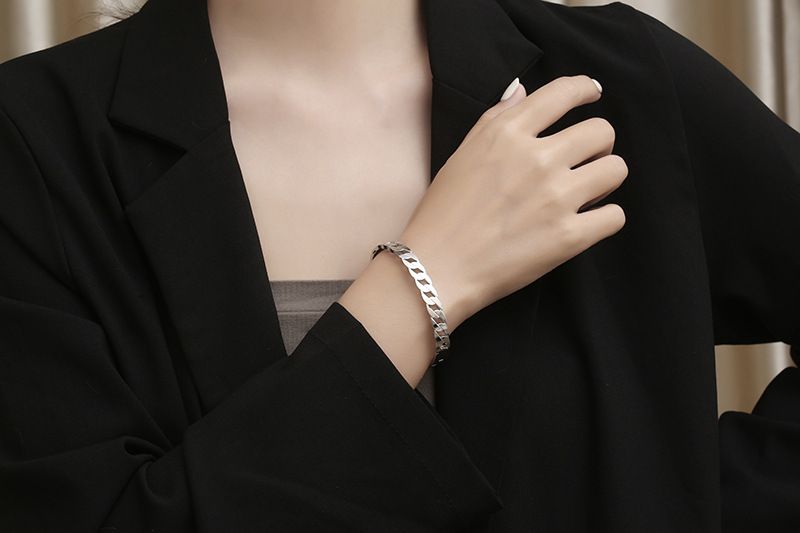 Damenschmuck – Stilvolles Titanstahl-Kettenarmband mit hohlem Design, minimalistisch und stapelbar für den Alltag, einfaches, vielseitiges Nischendesign_voghion.com