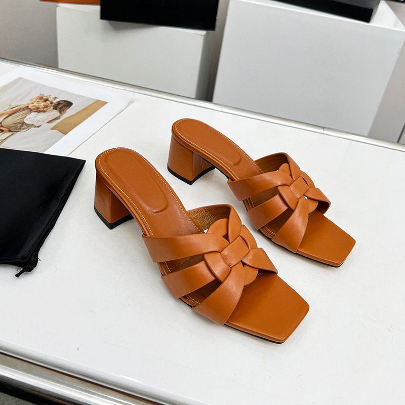 Sommer Große Größe Flache Quadratische Zehen Lässig Hohl Strand Hausschuhe Damen Slides Sandalen_voghion.com