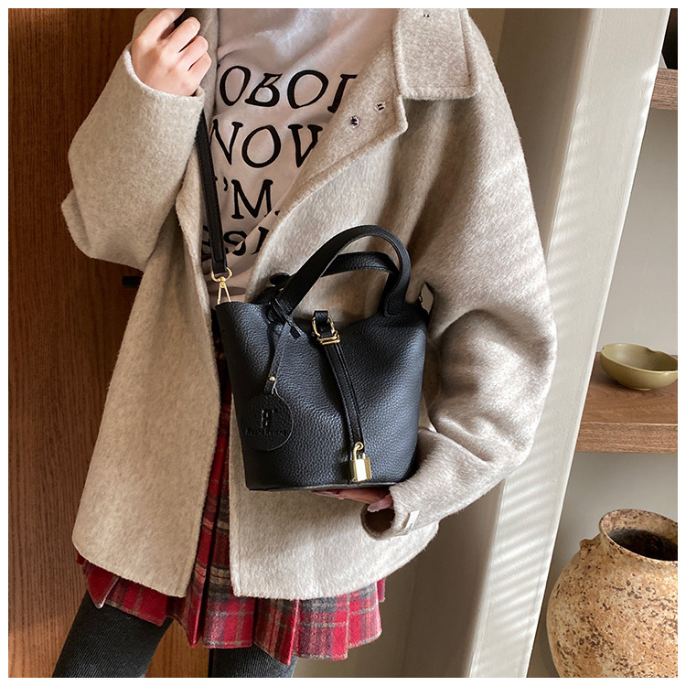Korean Retro Hundred PU Lychee Pattern Women's Handheld Bucket Shoulder Bag_voghion.com