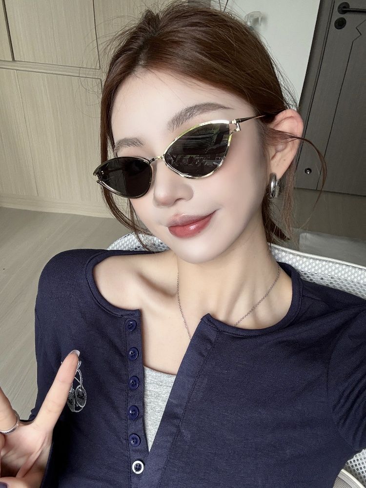 LazyZoom Retro Europe America Sexy Style Cat Eye Phnom Penh Cut Out Fancy Square And Round Face Sunglasses For A Slim Look Metal_voghion.com