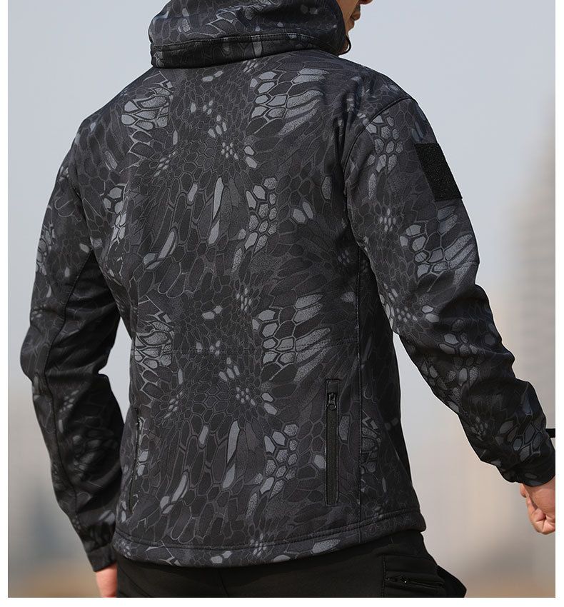 Giacca softshell tattica per gli amanti delle attività all'aria aperta, impermeabile, calda, foderata in pile, con cappuccio da combattimento militare, motivo mimetico effetto pelle di squalo._voghion.com