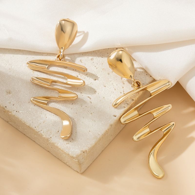 Minimalist Çizgiler Retro Düzensiz Püskül Kavisli Kolye Damla Küpeler Zarif Seksi Stil Benzersiz Kişilik Kadın Kulak Çivili Küpeler_voghion.com