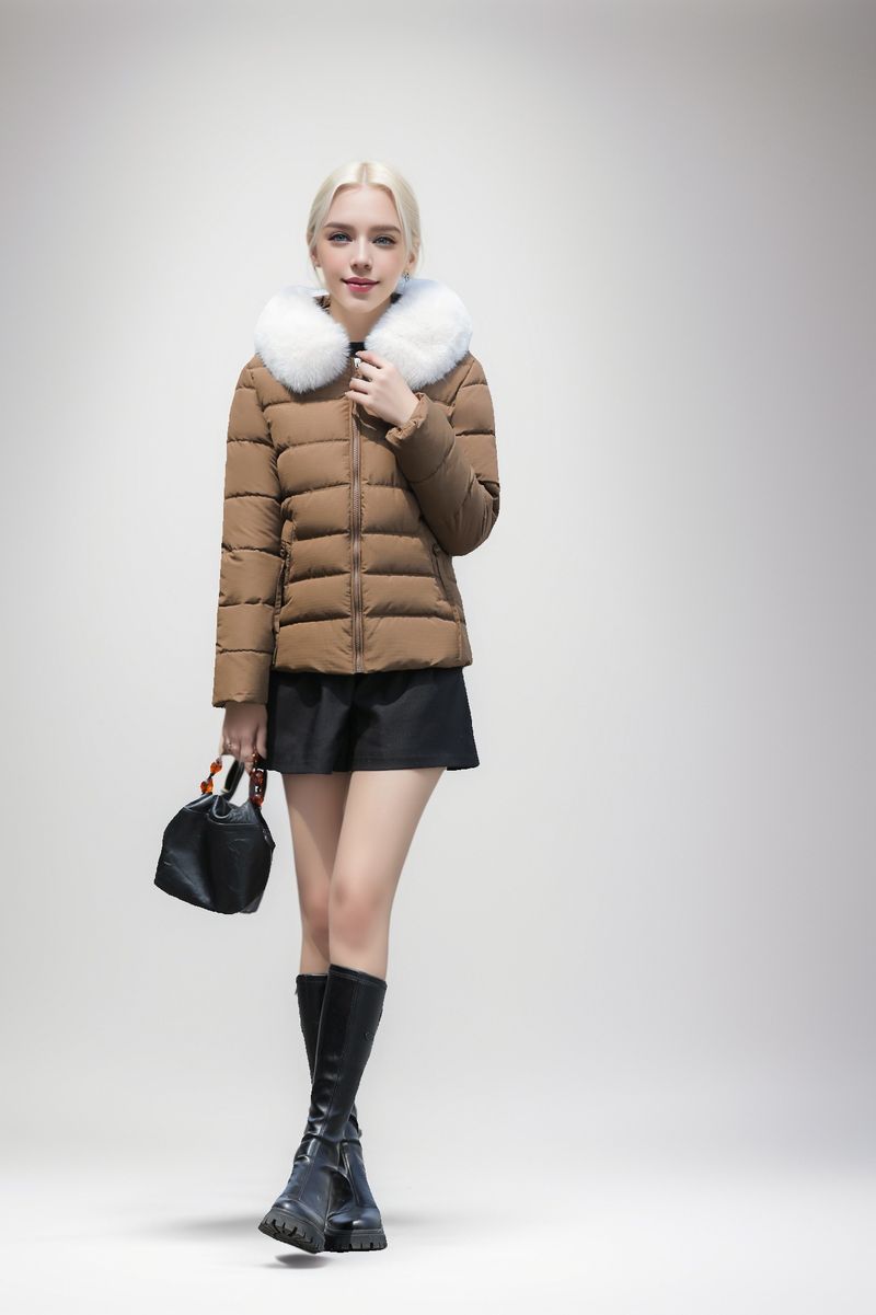 Giacca invernale da donna con grande collo in pelliccia, nuovo stile corto 2024, vestibilità slim fit, in cotone spesso_voghion.com