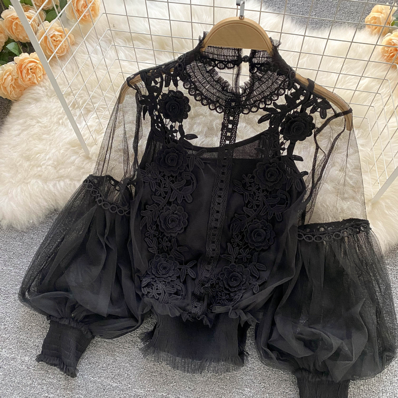 Women's three-dimensional flower collage see-through mesh lantern sleeve slim short top lace base blouse_voghion.com