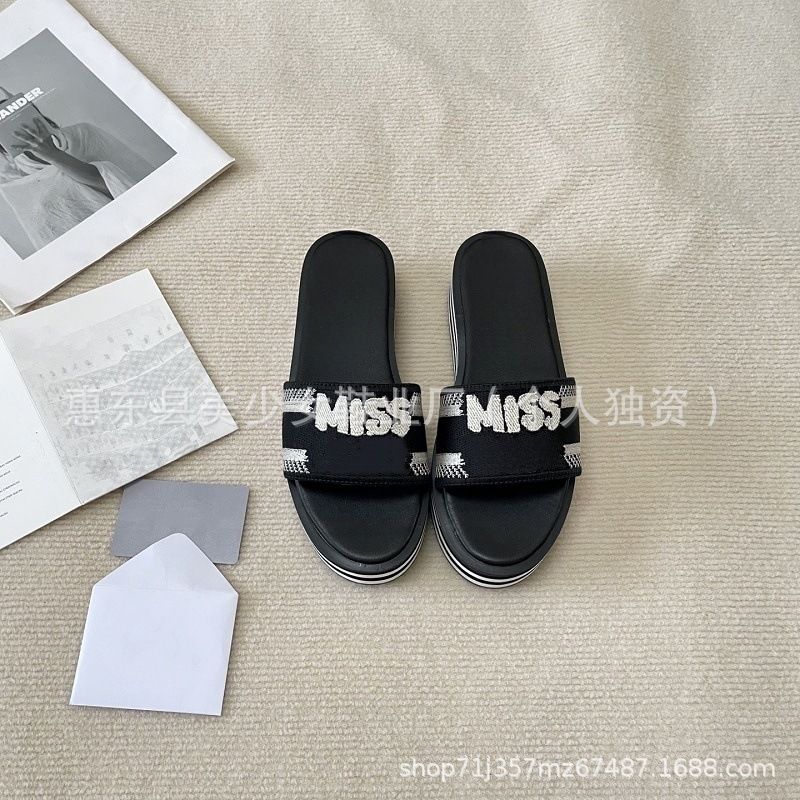 D 5Cm 2025 New Style Letter Thick Bottom Embroidered Color Blocked One Word Cool Slippers For Women Wearing Outside_voghion.com