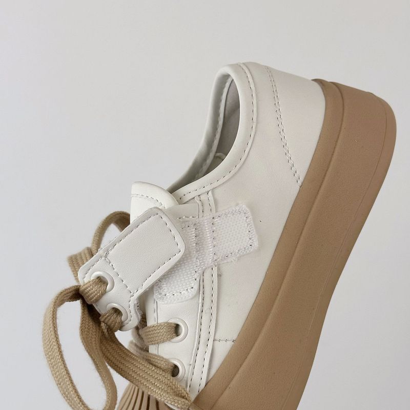 2024 Scarpe casual con testa a conchiglia alla moda in edizione coreana bianca per bambini nuovi della primavera 2024 per ragazzi e ragazze_voghion.com