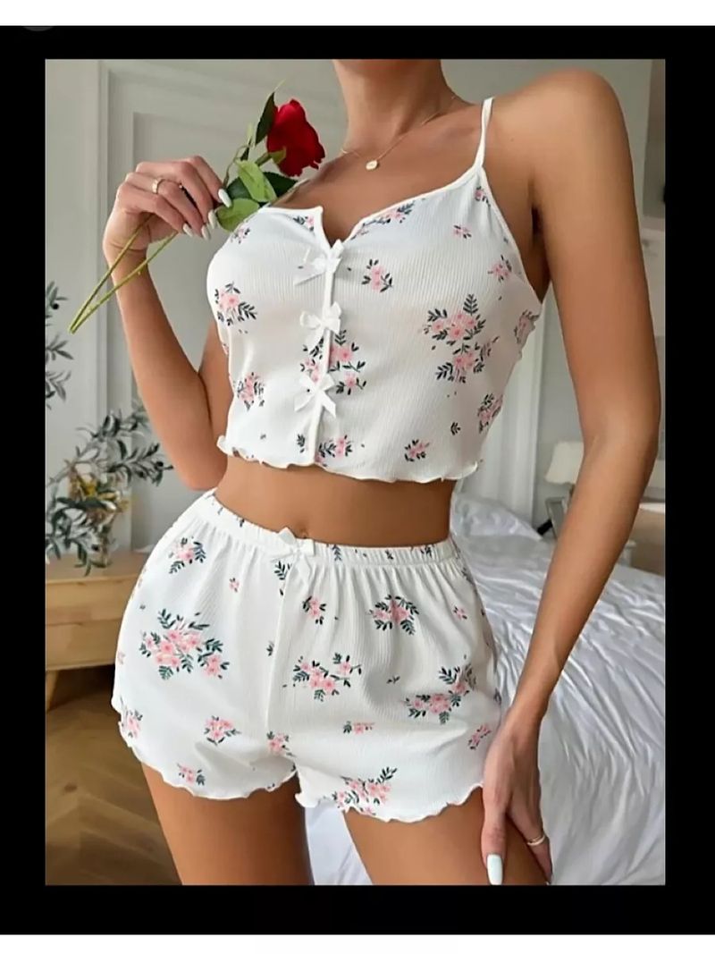 Pigiama da donna con stampa a ciglia a forma di cuore, bretelle con scollo a V e pantaloncini_voghion.com