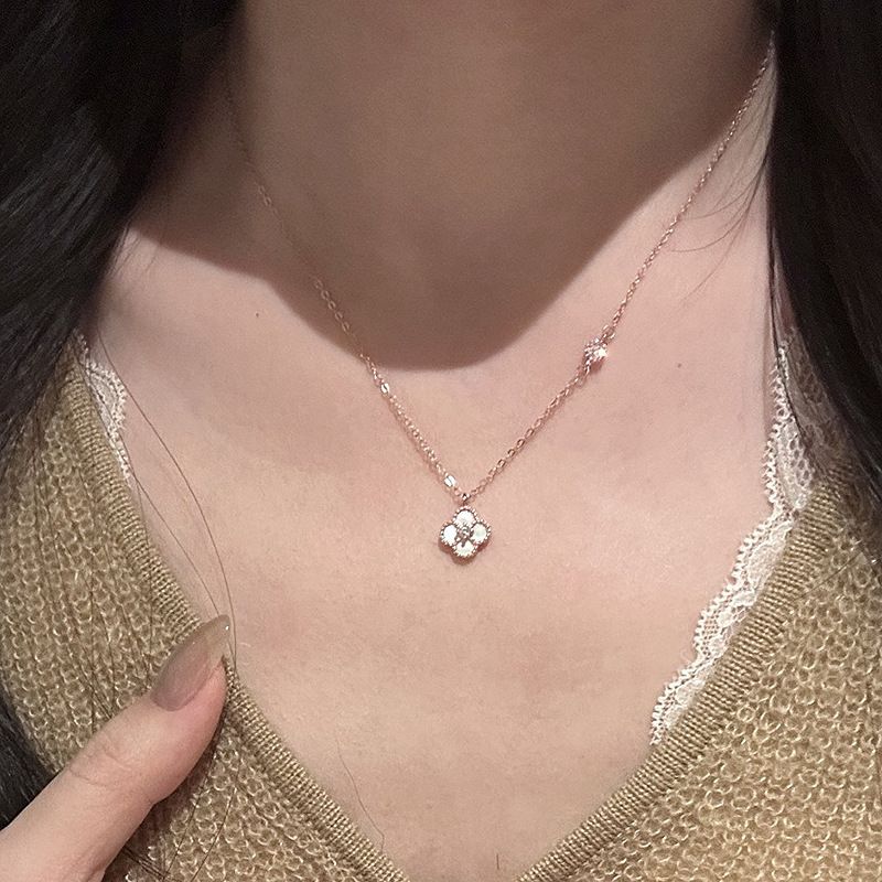 Collana con quadrifoglio in madreperla per donna, alla moda, leggera, di lusso, color champagne, con catena a clavicola, colore foresta_voghion.com