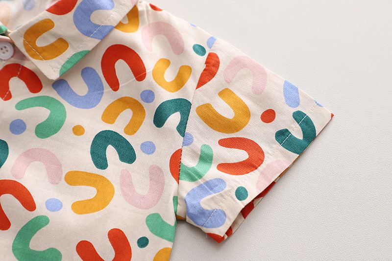 Set da 2 pezzi per bambini, con maglietta a maniche corte e pantaloncini, modello estivo da ragazzo, modello Cross Border, con stampa a fiori e lettere._voghion.com