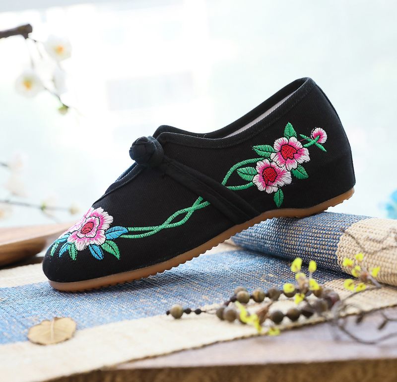 Scarpa da ballo in tessuto singolo con fibbia in stile cinese con ricamo floreale, suola in tendine di mucca, da donna_voghion.com