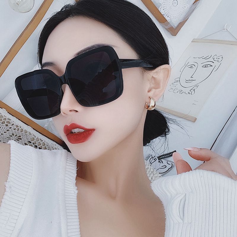 LazyZoom European And American Retro Oversized Frame Black For Women Big Net Red Face Small Street Shooting Glasses Vacation_voghion.com