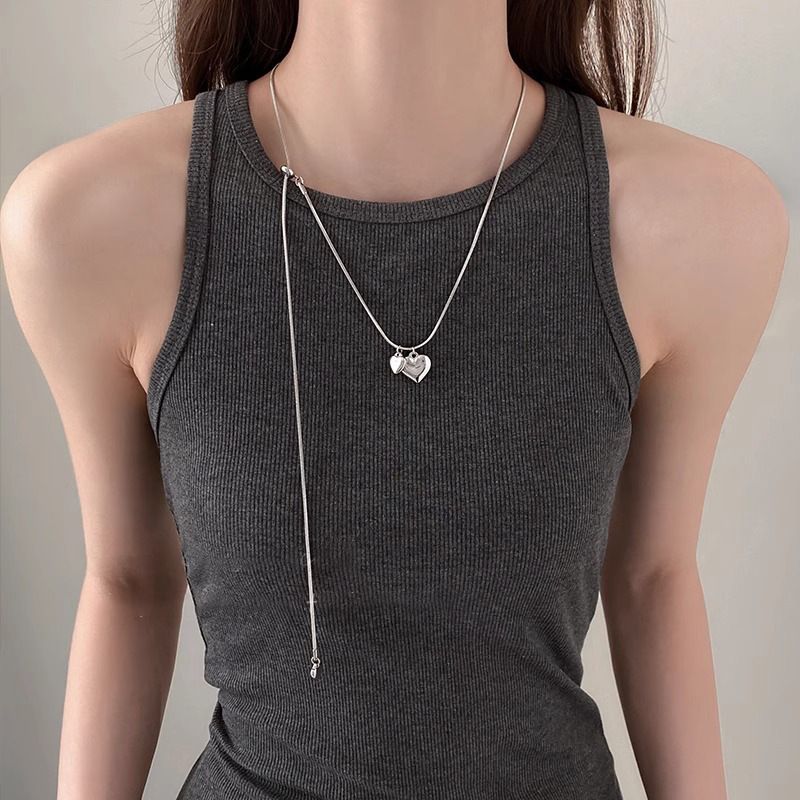 Simple high grade titanium steel heart necklace adjustable female niche design clavicle chain net red ins style sweater T chain_voghion.com