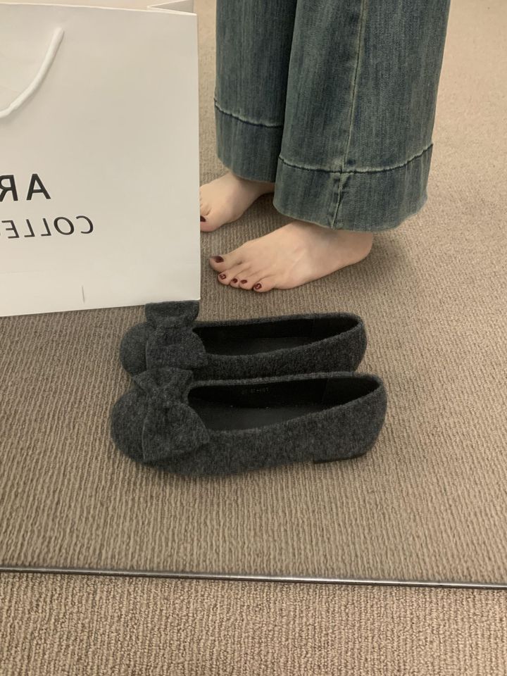 Flat Bottomed Gray Bow Mary Jane Are Versatile Daily Use. Shallow Mouth Not Tiring, And One Foot Is Soft Soled. Ballet_voghion.com