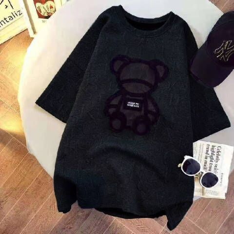 T-shirt ispessita da donna di media lunghezza con orso girocollo a maniche corte stampata ampia con fondo alla moda_voghion.com