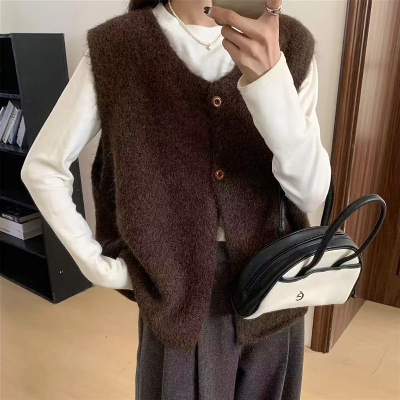 "Sleeveless Knit Vest For Women – Oversized Layering Cardigan With Buttons (One Size, Timeless Neutral Tones)"_voghion.com
