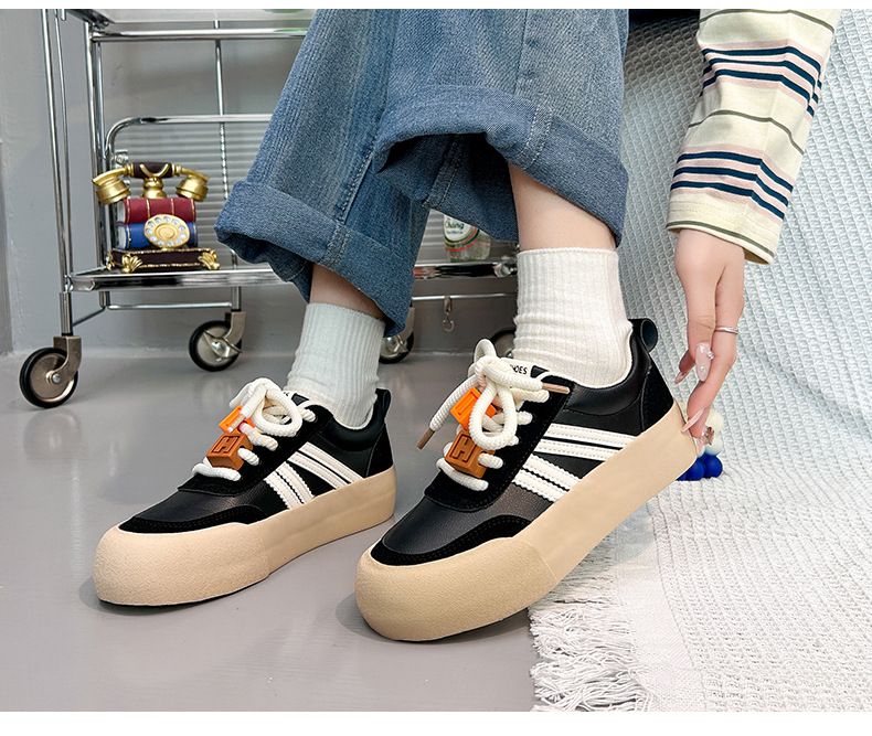 Ragazza vigorosa, versatile, con suola spessa, allenamento tedesco, piccola tavola bianca, scarpe sportive Instagram primavera 2024 da donna_voghion.com
