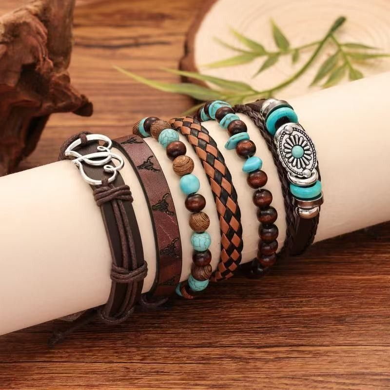 Mehrschichtiges, handgewebtes Armband mit Retro-Blumen und Pfauenfedern in Herzform aus Holzperlen_voghion.com