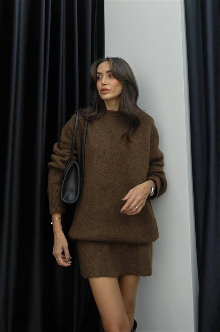 Set van oversized gebreide trui en minirok voor dames (ademend polyester, grijs/beige/rood/zwart/karamel, S/M/L/XL, streetwear)_voghion.com