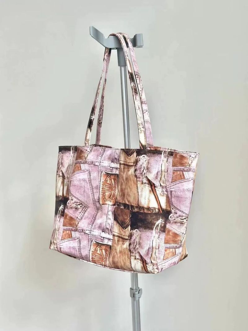 Borsa a tracolla in serigrafia stampata in denim CHARHP&KEJNT, stile di nicchia e alternativo_voghion.com