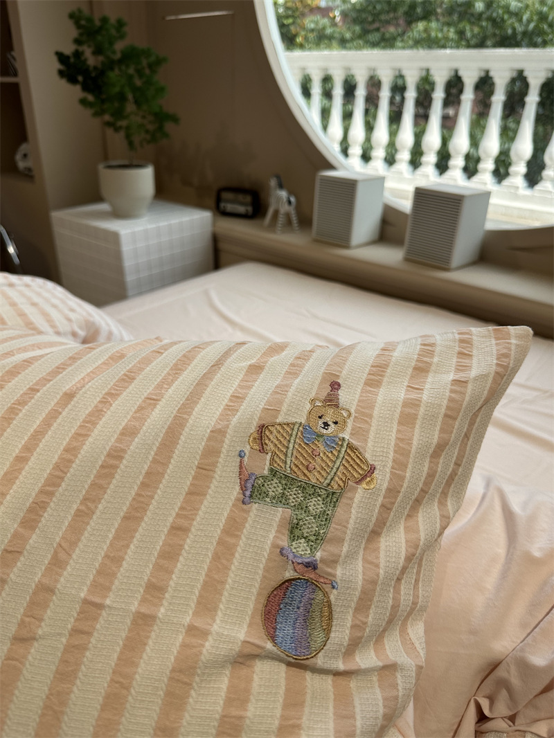 INS cotone lavato ricamo jacquard carino letto invernale top quattro pezzi set di tutto cotone 1,5 m 1,8 m copripiumino tre_voghion.com