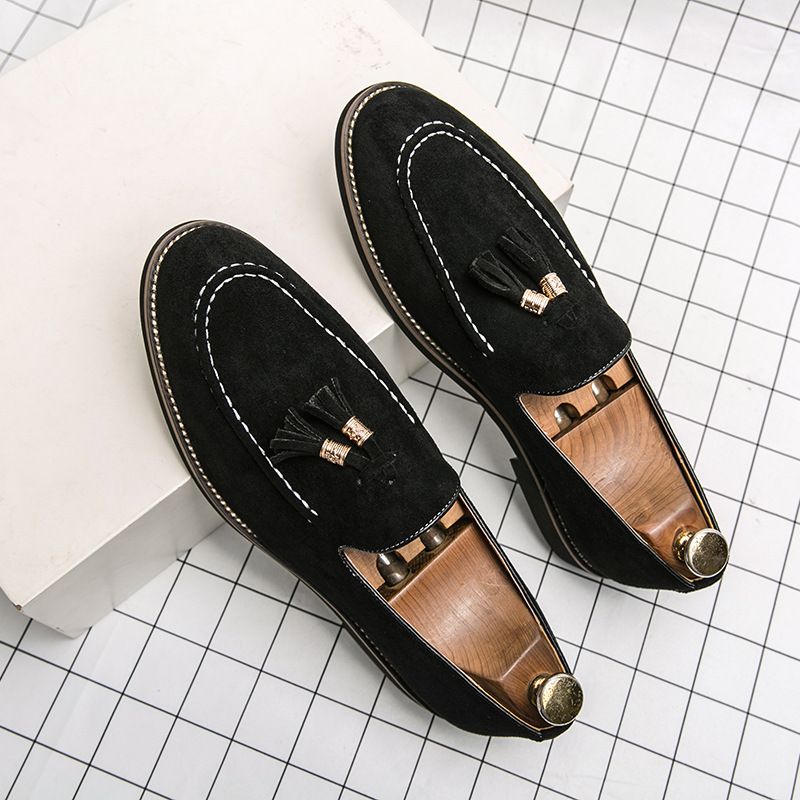 Geeignet für alle Jahreszeiten 2025 Herbst Winter Neue Herren Low-Top Britische Quaste Koreanische Mode Casual Lederschuhe Große Größe Jugend_voghion.com