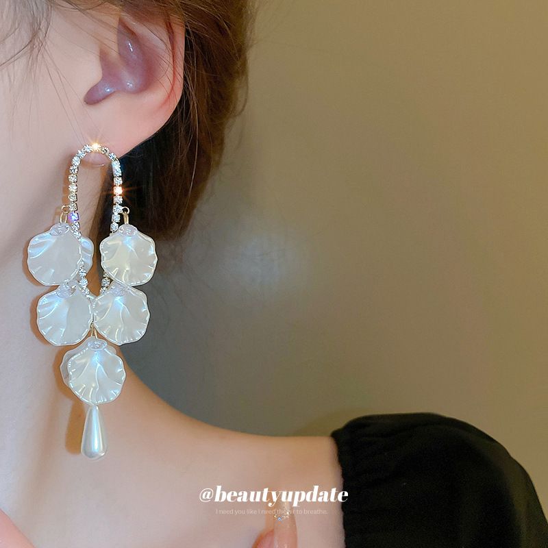 Orecchini in argento con perla, fiore, conchiglia, nappa lunga, design di moda e lusso leggero, orecchini senso premium_voghion.com