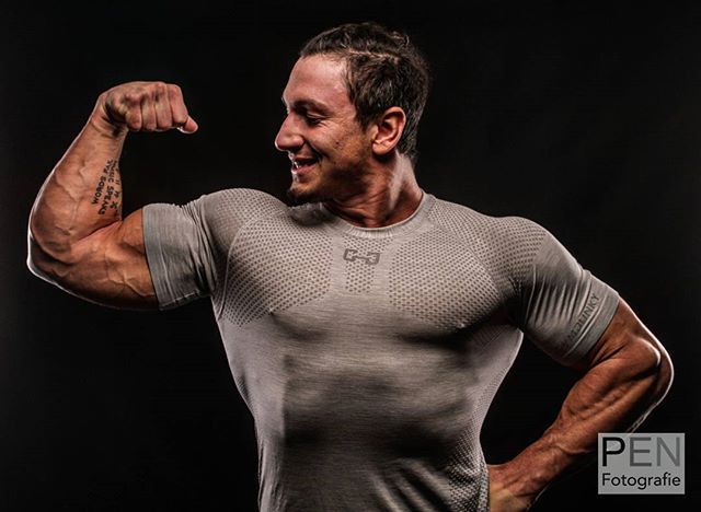 Muscle Fitness Brother Men's Running Training T-shirt High Elastic Breathable Quick Drying Short Sleeve Round Neck Tight_voghion.com